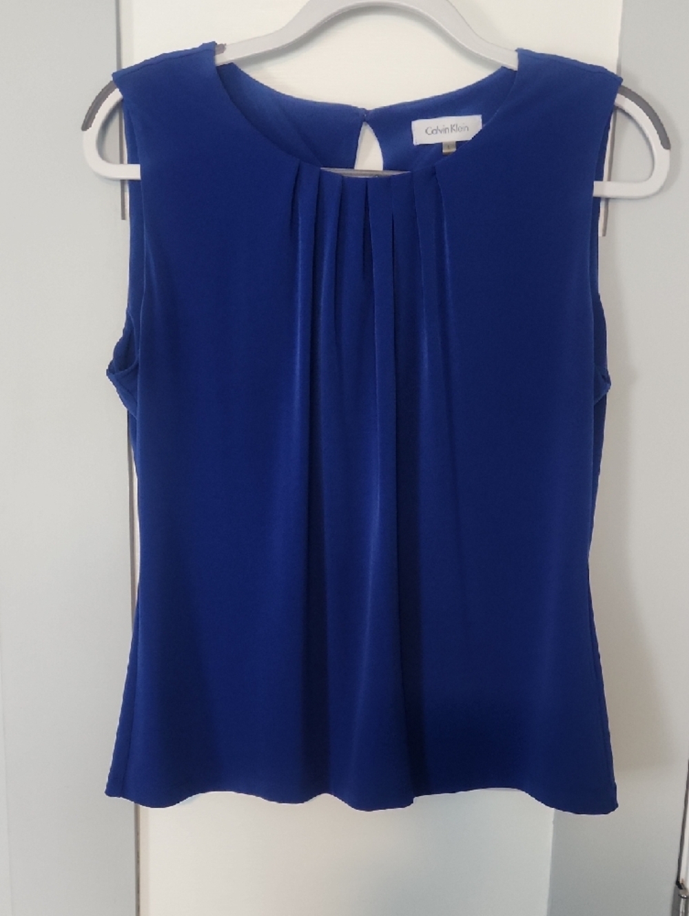 Calvin Klein Women's Blue Pleated Sleeveless Blouse (L)